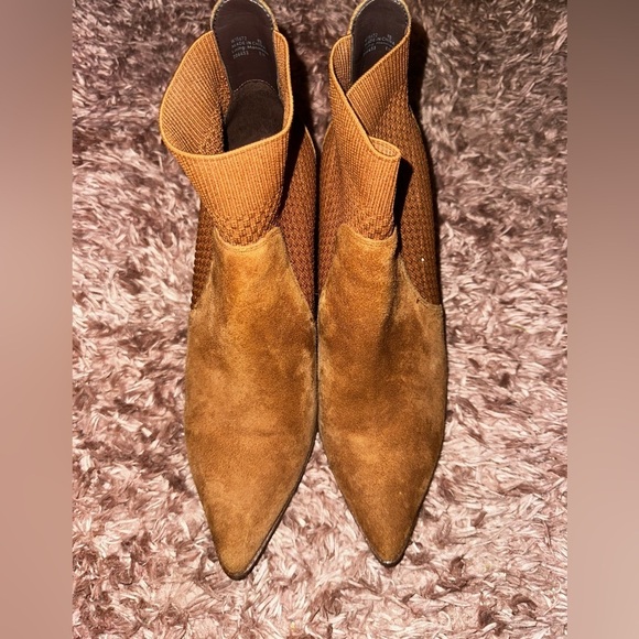 Cole Haan Womens Stylish Maggie suede Tan Ankle Boots 9B fall Spring like new - Picture 2 of 11